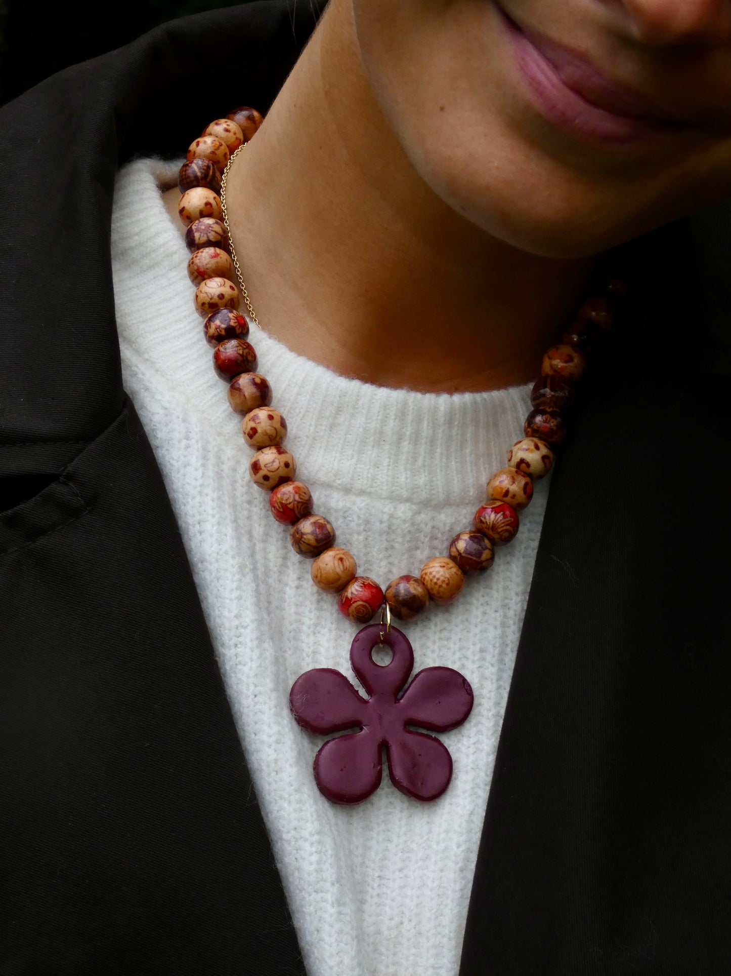 Kralenketting met bloem